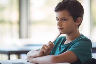 Vytrasované děti končí mimo školní systém, bez distanční výuky. Rodiče zuří - Seznam Zprávy